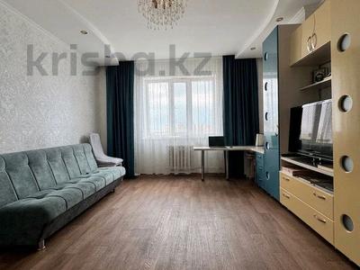 3-комнатная квартира · 80.4 м² · 6/10 этаж, Шахтёров 74 — Поликлиника 3-Магнум за 33 млн ₸ в Караганде, Казыбек би р-н