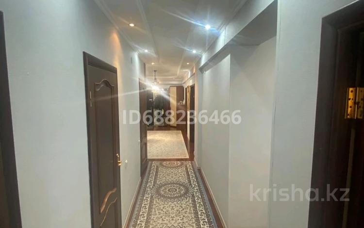 4-бөлмелі пәтер · 115 м² · 4/10 қабат, 27-й мкр 85, бағасы: 38 млн ₸ в Актау — фото 17