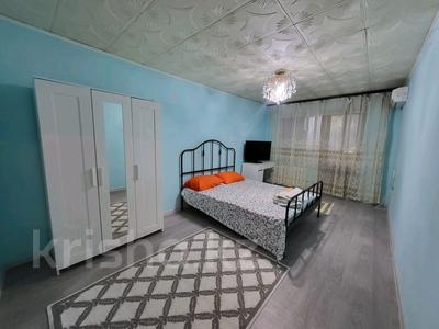 1-комнатная квартира, 36 м², 2/5 этаж посуточно, мкр Коктем-3 12 за 10 000 〒 в Алматы, Бостандыкский р-н