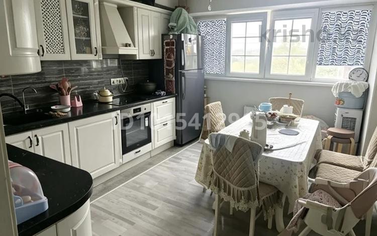 3-комнатная квартира · 85 м² · 5/10 этаж, мкр Аксай-1 10/3 за 56 млн ₸ в Алматы, Ауэзовский р-н — фото 4