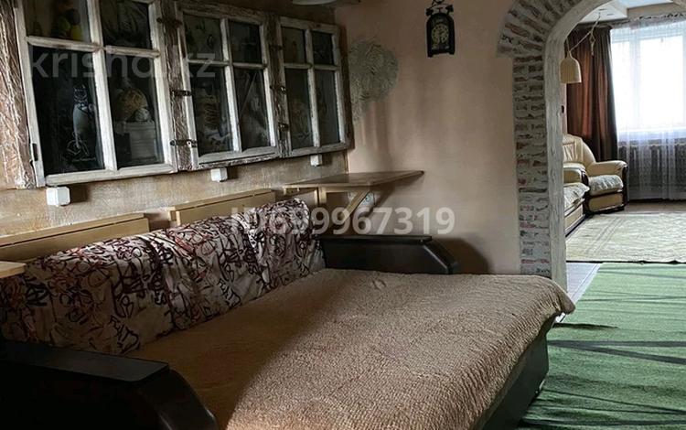 2-бөлмелі пәтер · 60 м² · 1/5 қабат, Едомского 58 — Советская, бағасы: 15 000 ₸ в Щучинске — фото 2