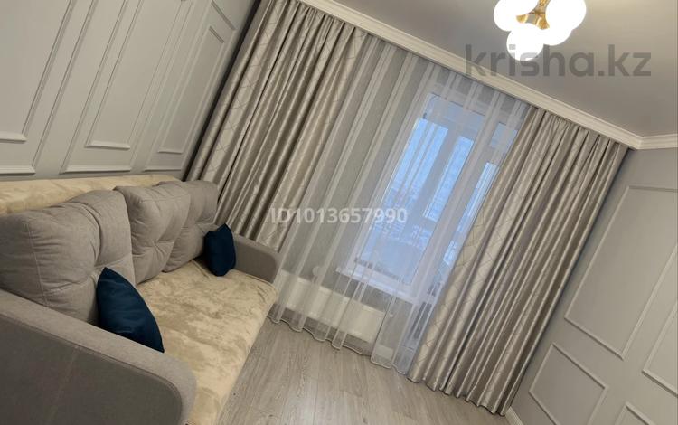 2-комнатная квартира · 55 м² · 14/16 этаж, Кайым Мухамедханов 4в за 320 000 ₸ в Астане, Нура р-н — фото 2