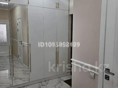 2-бөлмелі пәтер · 56 м² · 4/12 қабат, Ақбұлақ ш/а., Дарабоз 81, бағасы: 300 000 ₸ в Алматы, Алатауский р-н