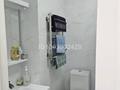2-комнатная квартира · 56 м² · 4/12 этаж, мкр Акбулак, Дарабоз 81 за 300 000 ₸ в Алматы, Алатауский р-н — фото 10