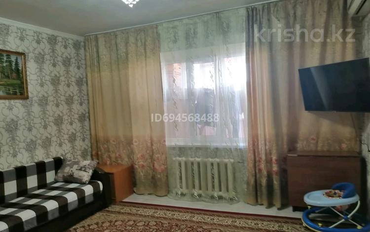 3-комнатная квартира · 63.7 м² · 5/5 этаж, Мкр Мерей 20 за 10 млн ₸ в  — фото 2
