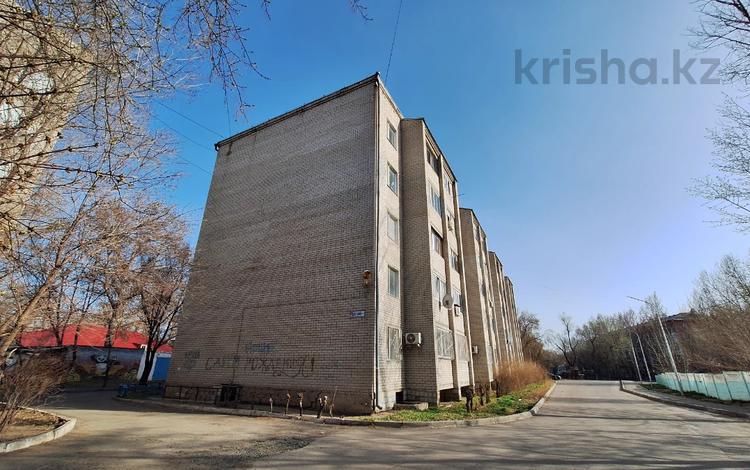 3-комнатная квартира, 59.5 м², 3/5 этаж, Сураганова 4 к2 за 25 млн 〒 в Павлодаре — фото 2