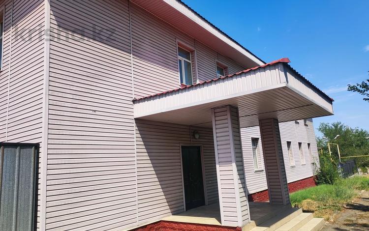 Свободное назначение, офисы, магазины и бутики, склады, салоны красоты, сельское хозяйство, фитнес и спорт, медцентры и аптеки, образование, развлечения, конференц-залы, кабинеты и рабочие места, студии · 530 м² за 700 000 〒 в Талгаре — фото 2