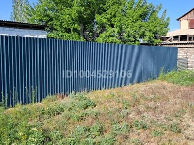 Отдельный дом · 2 комнаты · 50 м² · 10 сот., Бобровка, 3 переулок — За магазином Сания за 4.5 млн 〒 в Семее