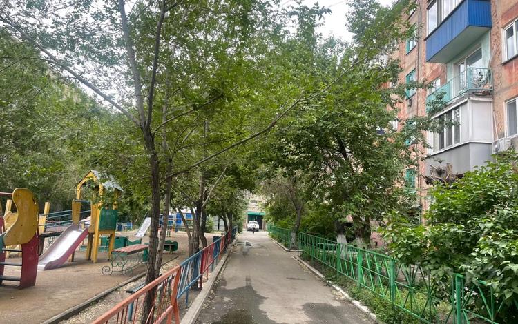 2-комнатная квартира · 42.3 м² · 1/5 этаж, 40 квартал за 15.4 млн ₸ в Семее — фото 12