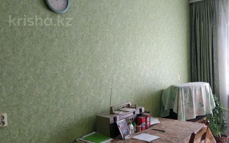 3-комнатная квартира · 64 м² · 4/5 этаж, Байтурсынова — магазин Спутник за 24 млн ₸ в Шымкенте, Аль-Фарабийский р-н — фото 2