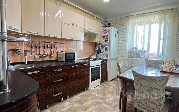3-бөлмелі пәтер · 83.6 м² · 9/10 қабат, 12 ш/а., бағасы: 23.5 млн ₸ в Актобе, мкр 12 — фото 3