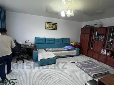 Жеке үй · 4 бөлме · 100 м² · 10 сот., КАРАСАЙ БАТЫР 21, бағасы: 12.7 млн ₸ в Талдыкоргане, мкр Жастар