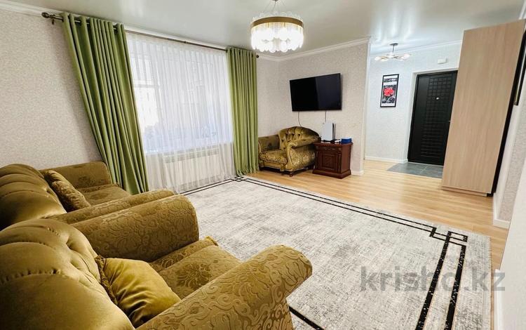 2-комнатная квартира · 63.6 м² · 3/6 этаж, Аль Фараби 25 за 43 млн ₸ в Астане, Есильский р-н — фото 2
