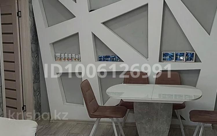 4-комнатная квартира · 60 м² · 5/5 этаж, 3 микр 19 дом за 15 млн ₸ в Лисаковске — фото 2