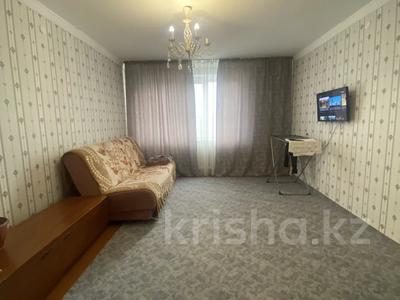 3-комнатная квартира, 64 м², 10/10 этаж, Камзина 352 за 18.5 млн 〒 в Павлодаре
