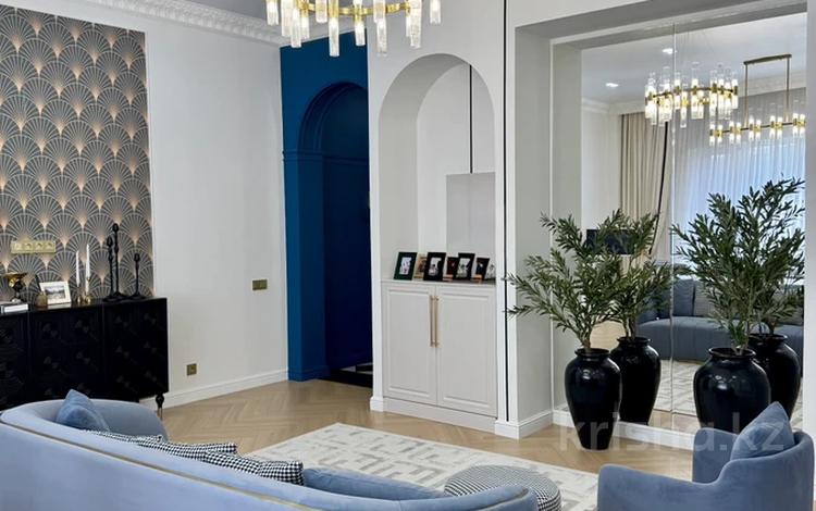 3-комнатная квартира · 110 м² · 8/8 этаж, Арайлы 12 за 107 млн ₸ в Алматы, Бостандыкский р-н — фото 2