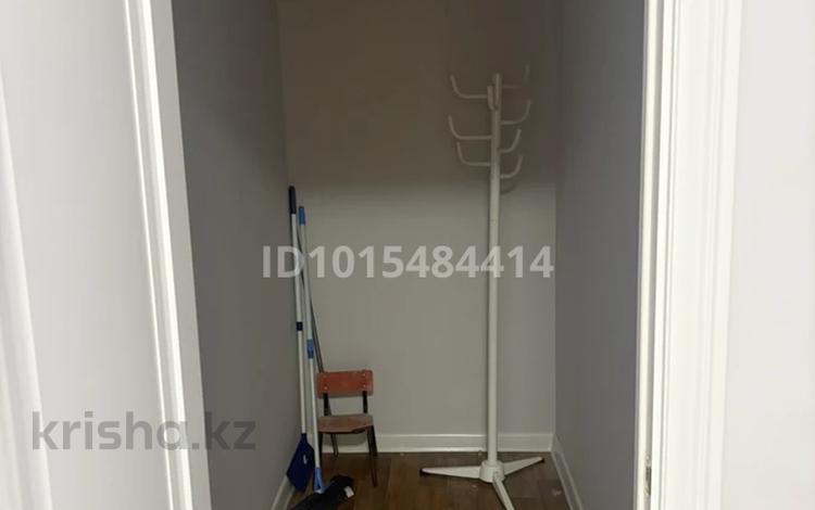 1-бөлмелі пәтер · 54 м² · 4/5 қабат, Алтын орда ш/а. 4, бағасы: 22.5 млн ₸ в Актобе, мкр. Алтын орда — фото 2
