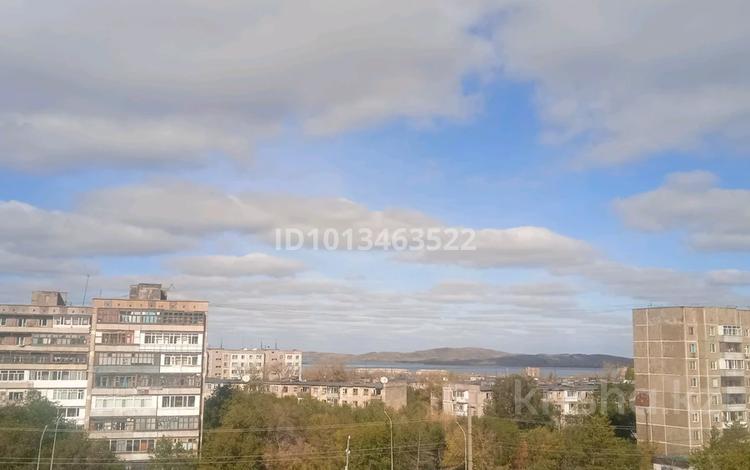 3-бөлмелі пәтер · 47 м² · 5/5 қабат, 6м-р 44 — 10 школа, бағасы: 10 млн ₸ в Темиртау — фото 2