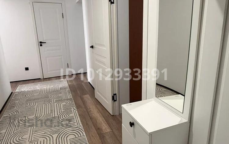 2-комнатная квартира · 57 м² · 5/9 этаж, Райымбек батыра 272 за 250 000 ₸ в  — фото 2