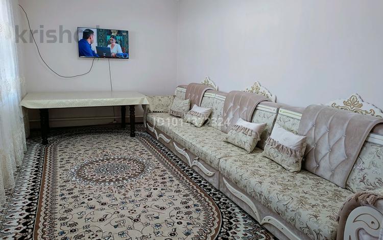 Отдельный дом · 3 комнаты · 48.9 м² · 8 сот., мкр Байтерек, 4 переулок Каыма Мухамедханова 1 — Улица Айша Биби рядом новый мост проезжаете. за 12.5 млн ₸ в Таразе — фото 2
