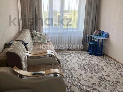 3-комнатная квартира · 50.3 м² · 5/5 этаж, Николаева (Жибек жолы) 8а — Школа им. Момышұлы за 8 млн 〒 в Топаре