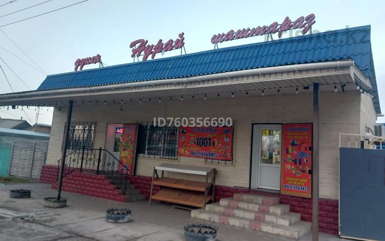 Свободное назначение, офисы, магазины и бутики, склады, общепит, салоны красоты, медцентры и аптеки, образование, развлечения, конференц-залы, кабинеты и рабочие места, студии · 75 м² за 170 000 ₸ в Таразе — фото 2