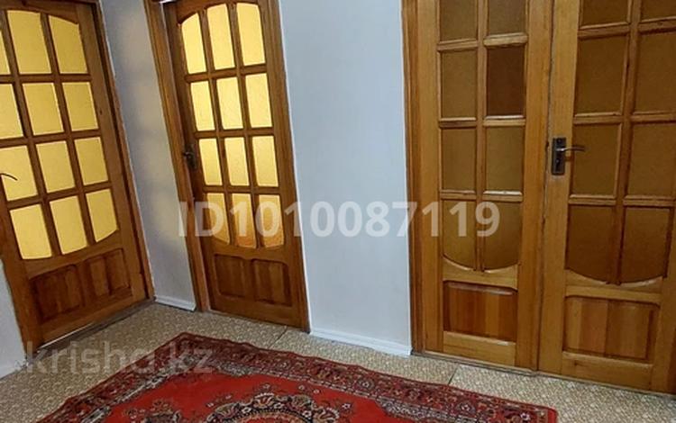 3-комнатная квартира · 74 м² · 4/5 этаж, 17-й микрорайон, Еримбетова 2 — Фосфорная больница за 160 000 ₸ в Шымкенте, Аль-Фарабийский р-н — фото 2