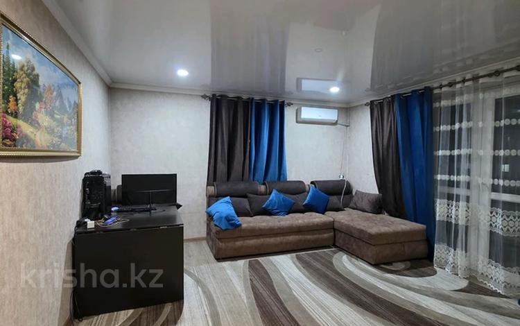 2-комнатная квартира · 65 м² · 8/16 этаж, мкр Аккент 58 — Райымбек-Яссауи за 36.8 млн ₸ в Алматы, Алатауский р-н — фото 2