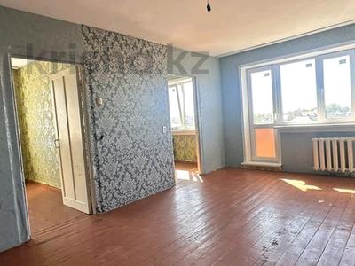 4-комнатная квартира · 62 м² · 4/5 этаж, Стороителей 24 — 7 школа,Аксу Мол,садики,автобусная астоновка за 5 млн ₸