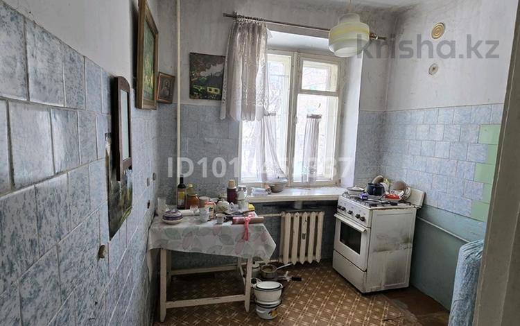 2-бөлмелі пәтер · 40.3 м² · 2/2 қабат, мкр Михайловка , Кривогуза 15/2, бағасы: 15.5 млн ₸ в Караганде, Казыбек би р-н — фото 3