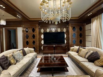 8-комнатная квартира · 450 м², Сыганак 14 за 700 млн ₸ в Астане, Есильский р-н