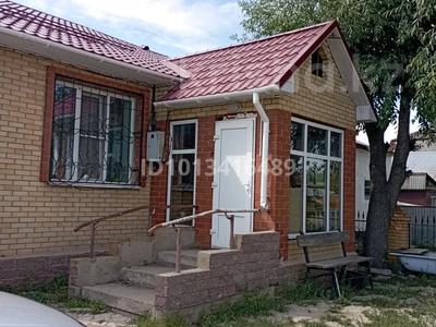 Часть дома · 3 комнаты · 95 м² · 14 сот., ул Нефтяников 37/1 за 200 000 ₸ в Астане, р-н Байконур