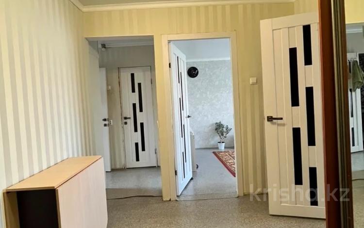 2-комнатная квартира · 55.2 м² · 4/5 этаж, мкр 8, 101стрелковой бригады 15 за 18 млн ₸ в Актобе — фото 2