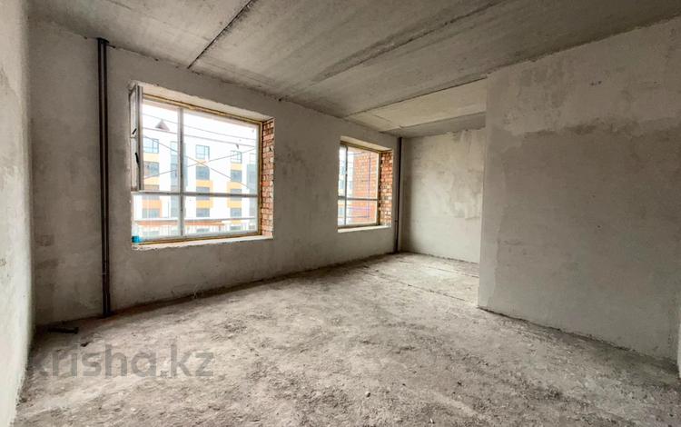 3-комнатная квартира · 96.21 м² · 3/5 этаж, Кокжал Барака 18 а, б, в за 40.8 млн ₸ в Усть-Каменогорске — фото 2