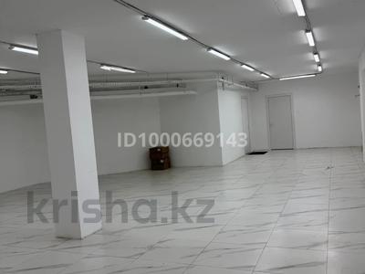 Офисы, магазины и бутики, фитнес и спорт, медцентры и аптеки, образование, развлечения, конференц-залы, кабинеты и рабочие места, студии · 80 м² за 400 000 ₸ в Астане, Нура р-н