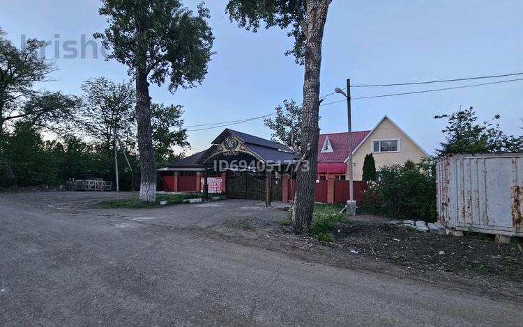 Отдельный дом · 4 комнаты · 255 м² · 8 сот., мкр Азаулы 4 за 85 млн ₸ в Уральске — фото 42