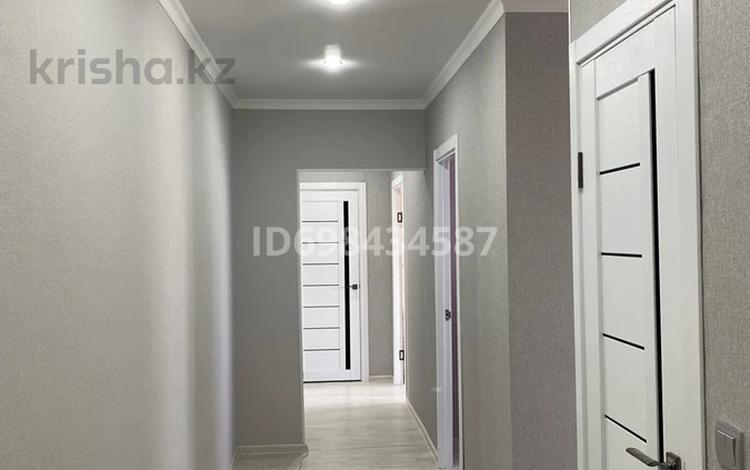 3-комнатная квартира · 72 м² · 9/9 этаж, 10 микрорайон 5 за 20 млн ₸ в Аксае — фото 2