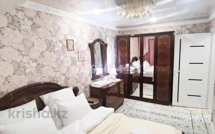 1-комнатная квартира · 54 м² · 6/9 этаж, мкр Юго-Восток, Гапеева 1 — Больница Макажанова,Диацент,Гапеева,Рыскулова,Сатыбалдина, супермаркет Южный Раха, Аян, КарГу, Церковь, Автостанция, Республики, Степной, Университет Букетова за 15 000 ₸ в Караганде, Казыбек би р-н — фото 34