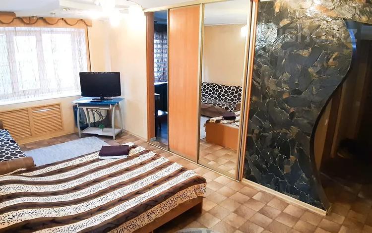 1-комнатная квартира, 32 м² посуточно, Казахстан 103 за 7 000 〒 в Усть-Каменогорске — фото 9