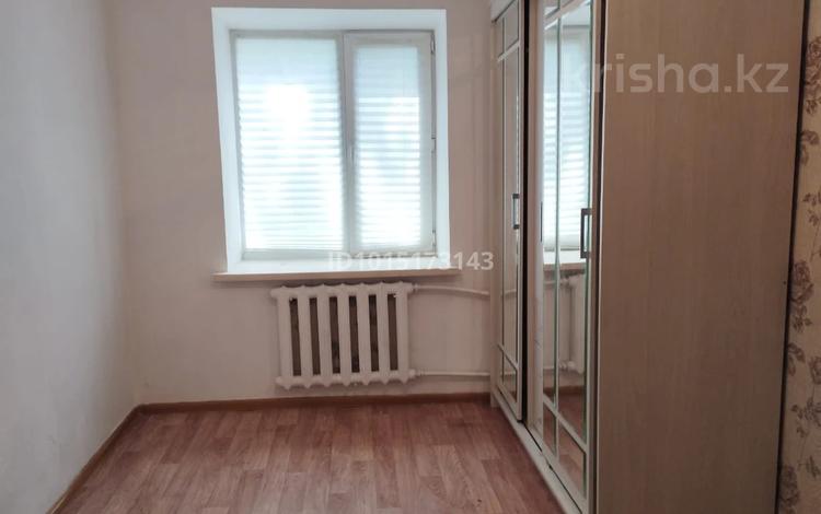 1-комнатная квартира · 10.7 м² · 2/5 этаж, мкр 8 72 за 2 млн ₸ в Актобе — фото 2