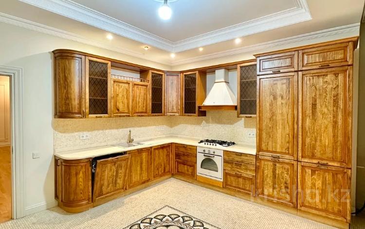 5-комнатная квартира · 225 м² · 2/6 этаж, Рахмадиева 12 — ТОРГ за 200 млн ₸ в Алматы, Бостандыкский р-н — фото 12