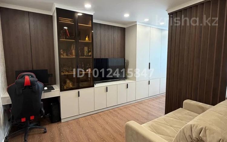 2-бөлмелі пәтер · 54 м² · 10/12 қабат, Мкр. Дарабоз 5, бағасы: 36 млн ₸ в Алматы, Алатауский р-н — фото 2