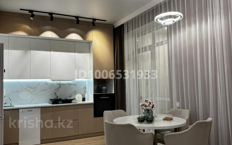 2-комнатная квартира · 65 м² · 10/12 этаж, Чингиз Айтматов 60/1 за 300 000 ₸ в Астане, Есильский р-н — фото 2