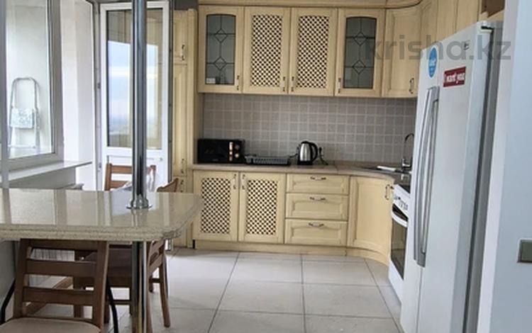 3-бөлмелі пәтер · 90 м² · 7/12 қабат, мкр Самал-2 — Назарбаева, бағасы: 600 000 ₸ в Алматы, Медеуский р-н — фото 2