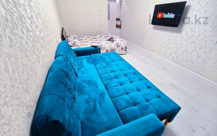 3-комнатная квартира · 100 м² · 1/5 этаж, 14-й мкр 12 — МОРЕ,АКВАПАРК,ТЦ АСТАНА,ЦЕНТР ГОРОДА за 15 000 ₸ в Актау — фото 2