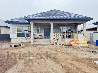 Үйдің бір бөлігі · 6 бөлме · 180 м² · 7.5 сот., Ансар 94 — Продам новый частный дом на участке 7,5 соток (ЛПХ) Продается просторный и качественно построенный дом 2026 года постройки. Характеристики дома: * Размер дома: 14 × 17 м. * Общая площадь по полу: 180 м². * Участок: 7,5 соток, ЛПХ. * Год постройки: 2026. Строительные материалы и преимущества: * Надежный фундамент глубиной до 1 метра с армированием российской арматурой. * Бетон марки М350. * Стены из автоклавного газоблока. * Кровля из модульной металлочерепицы цвета «Антрацит», толщина металла 0,47 мм. * Качественная стропильная система из сосны. * Полностью утепленная крыша эковатой. * Напольное покрытие — ламинат 33 класса, толщина 8 мм. * Установлен мощный газовый котел на 420 м². Дом строился для себя с использованием качественных материалов и соблюдением строительных норм. Отличный вариант для комфортного проживания большой семьи. По всем вопросам звоните или пишите., бағасы: 57 млн ₸ в Кемертогане