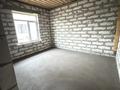 Үйдің бір бөлігі · 6 бөлме · 180 м² · 7.5 жүзд., Ансар 94 — Продам новый частный дом на участке 7,5 соток (ЛПХ) Продается просторный и качественно построенный дом 2026 года постройки. Характеристики дома: * Размер дома: 14 × 17 м. * Общая площадь по полу: 180 м². * Участок: 7,5 соток, ЛПХ. * Год постройки: 2026. Строительные материалы и преимущества: * Надежный фундамент глубиной до 1 метра с армированием российской арматурой. * Бетон марки М350. * Стены из автоклавного газоблока. * Кровля из модульной металлочерепицы цвета «Антрацит», толщина металла 0,47 мм. * Качественная стропильная система из сосны. * Полностью утепленная крыша эковатой. * Напольное покрытие — ламинат 33 класса, толщина 8 мм. * Установлен мощный газовый котел на 420 м². Дом строился для себя с использованием качественных материалов и соблюдением строительных норм. Отличный вариант для комфортного проживания большой семьи. По всем вопросам звоните или пишите., бағасы: 57 млн ₸ в Кемертогане — фото 44