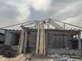 Үйдің бір бөлігі · 6 бөлме · 180 м² · 7.5 жүзд., Ансар 94 — Продам новый частный дом на участке 7,5 соток (ЛПХ) Продается просторный и качественно построенный дом 2026 года постройки. Характеристики дома: * Размер дома: 14 × 17 м. * Общая площадь по полу: 180 м². * Участок: 7,5 соток, ЛПХ. * Год постройки: 2026. Строительные материалы и преимущества: * Надежный фундамент глубиной до 1 метра с армированием российской арматурой. * Бетон марки М350. * Стены из автоклавного газоблока. * Кровля из модульной металлочерепицы цвета «Антрацит», толщина металла 0,47 мм. * Качественная стропильная система из сосны. * Полностью утепленная крыша эковатой. * Напольное покрытие — ламинат 33 класса, толщина 8 мм. * Установлен мощный газовый котел на 420 м². Дом строился для себя с использованием качественных материалов и соблюдением строительных норм. Отличный вариант для комфортного проживания большой семьи. По всем вопросам звоните или пишите., бағасы: 57 млн ₸ в Кемертогане — фото 70