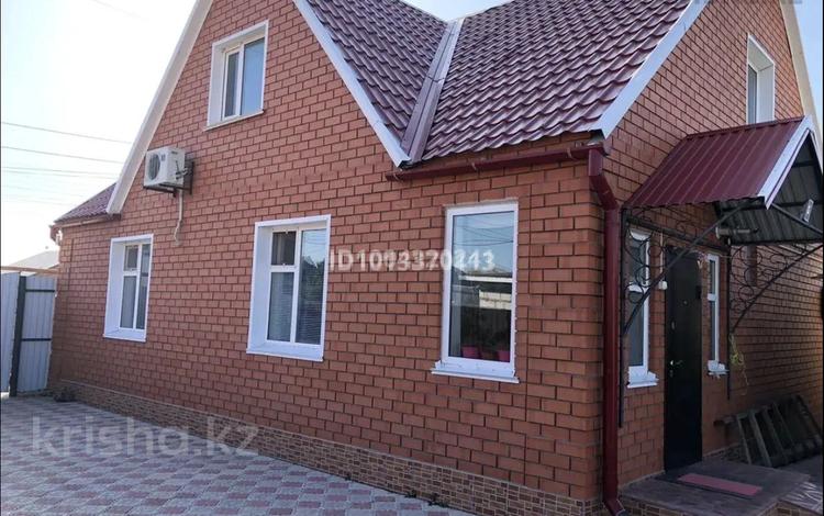 Отдельный дом · 3 комнаты · 89.4 м² · 5 сот., Железнодорожная за 45 млн ₸ в Аксае — фото 2