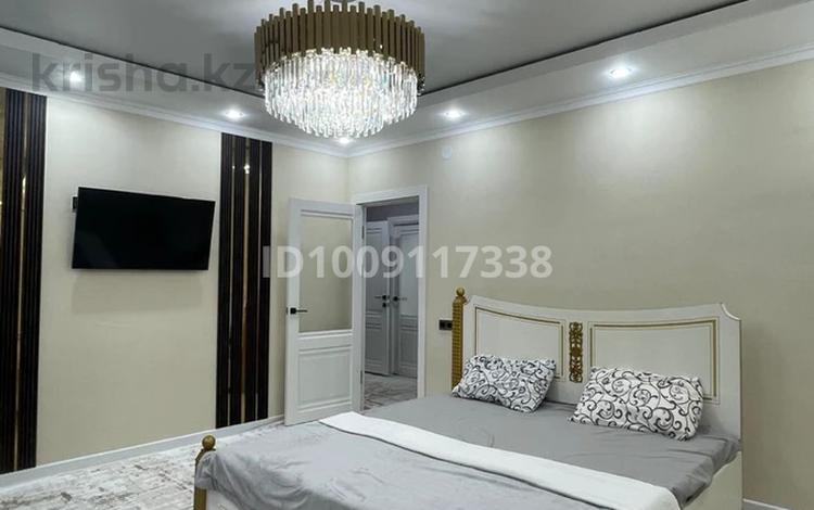 2-комнатная квартира · 70 м² · 2/5 этаж, 19-й мкр за 15 000 〒 в Актау — фото 2